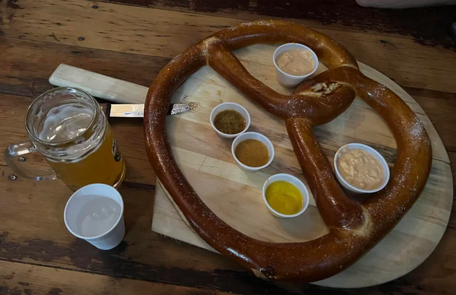 Prost! signature dishes Giant Pretzel
Schnitzel Strips
Crispy Pierogies